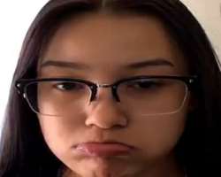Isela is also seen with glasses in some of her posts.